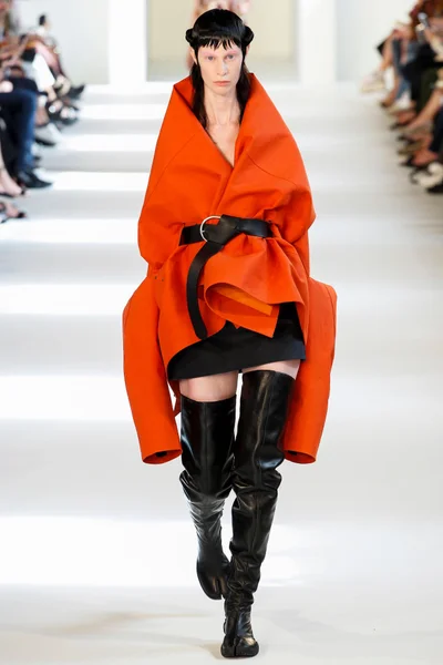 Look 1